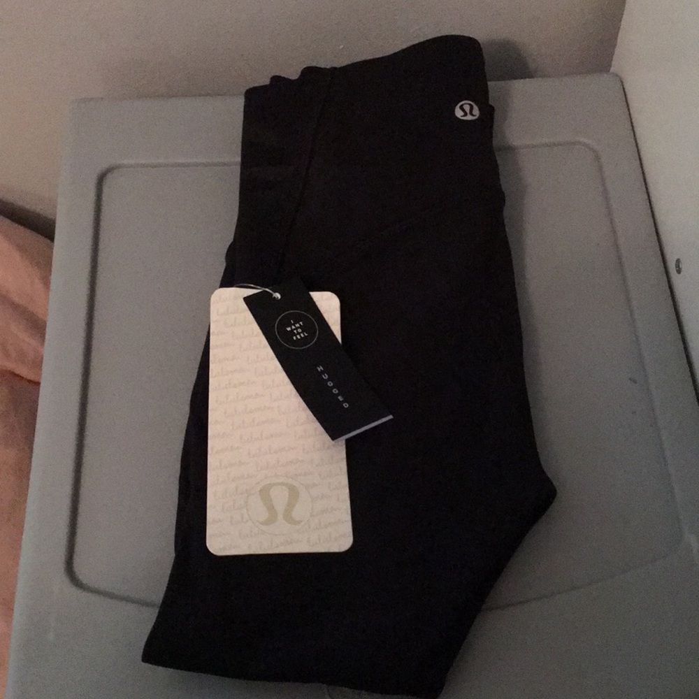 Lululemon Cropped Leggings *BRAND NEW w/ TAGS*